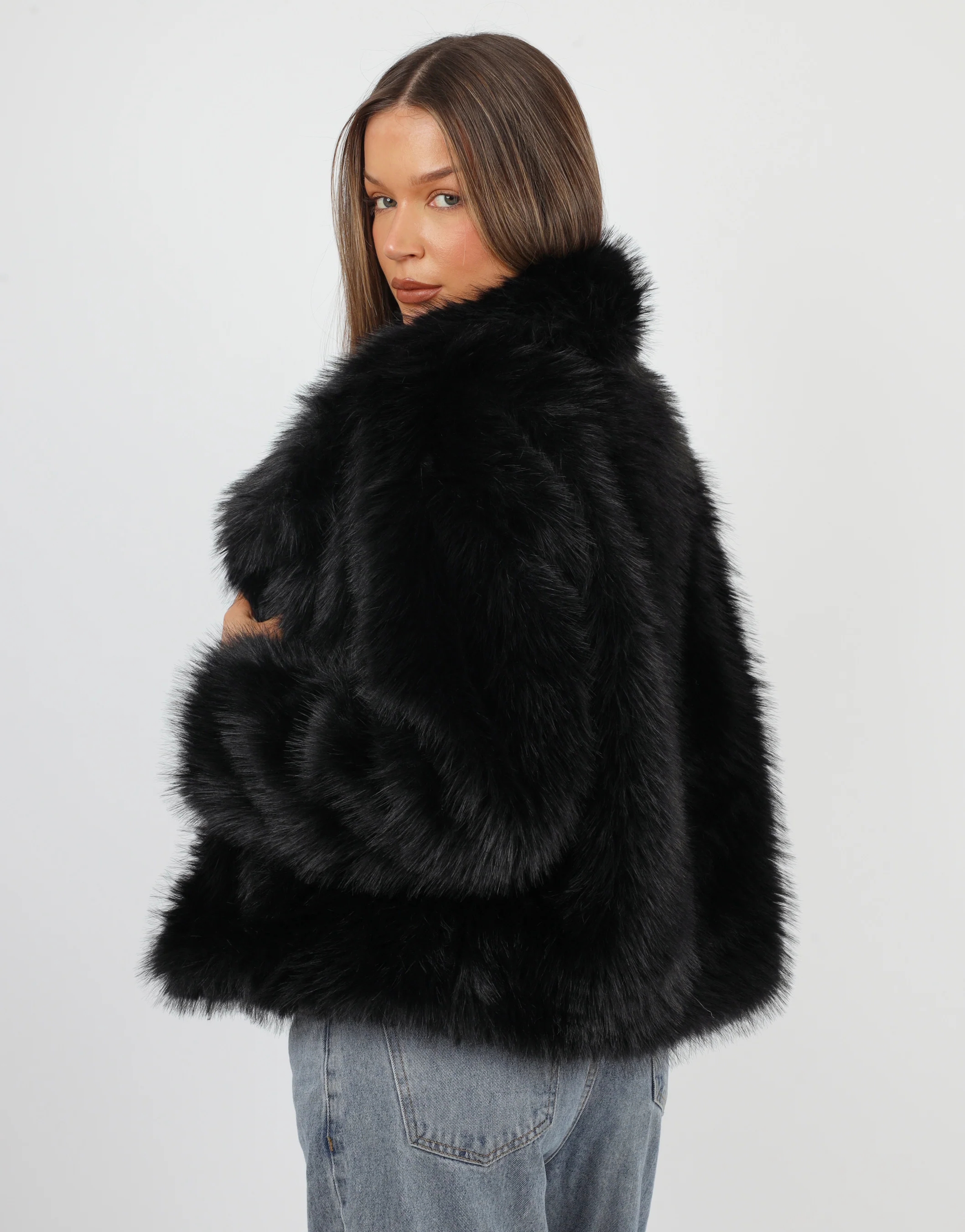 Arabella Oversized Collar Premium Faux Fur Coat in Black - Image 4