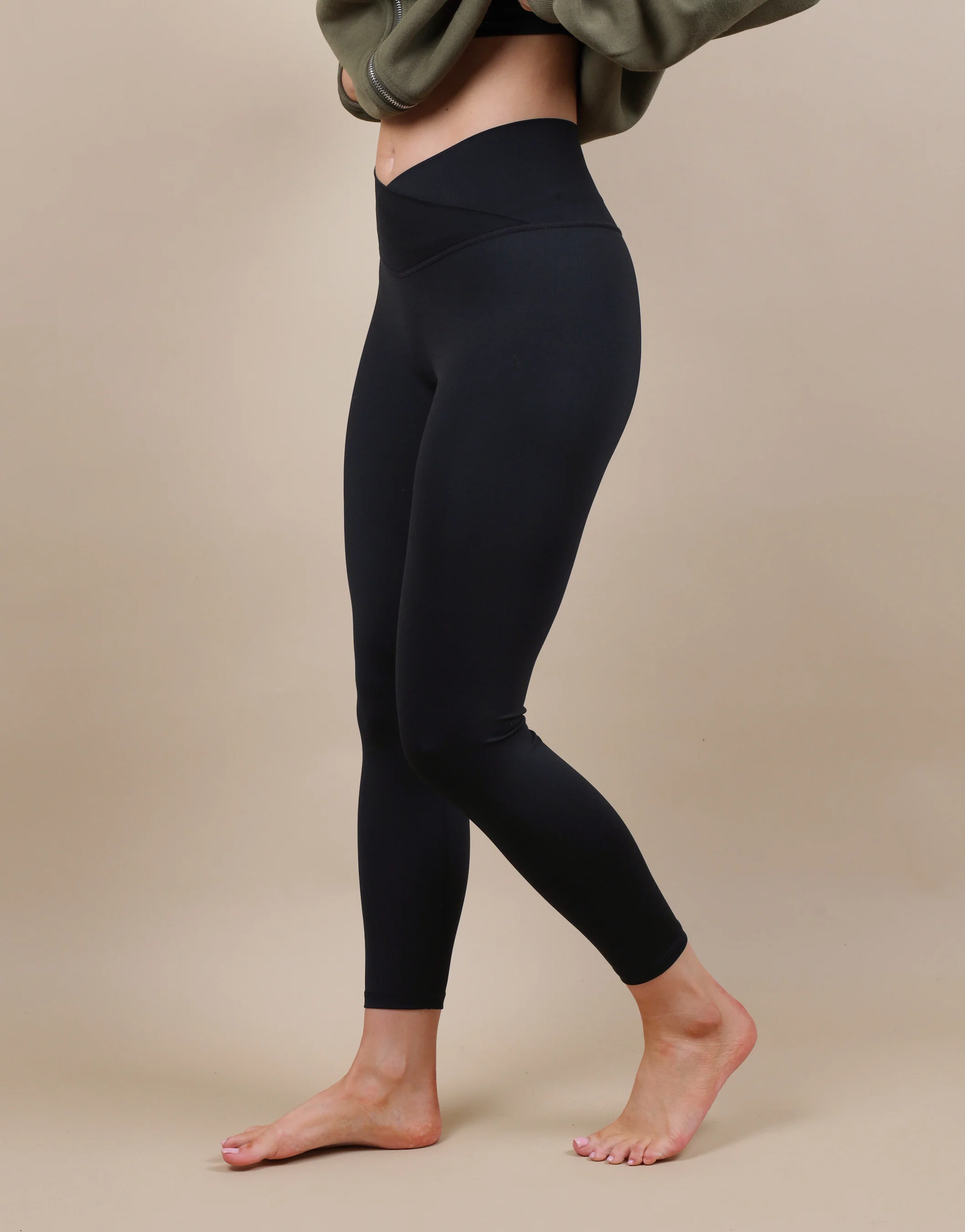 Blake V Front Leggings in Black - Image 3
