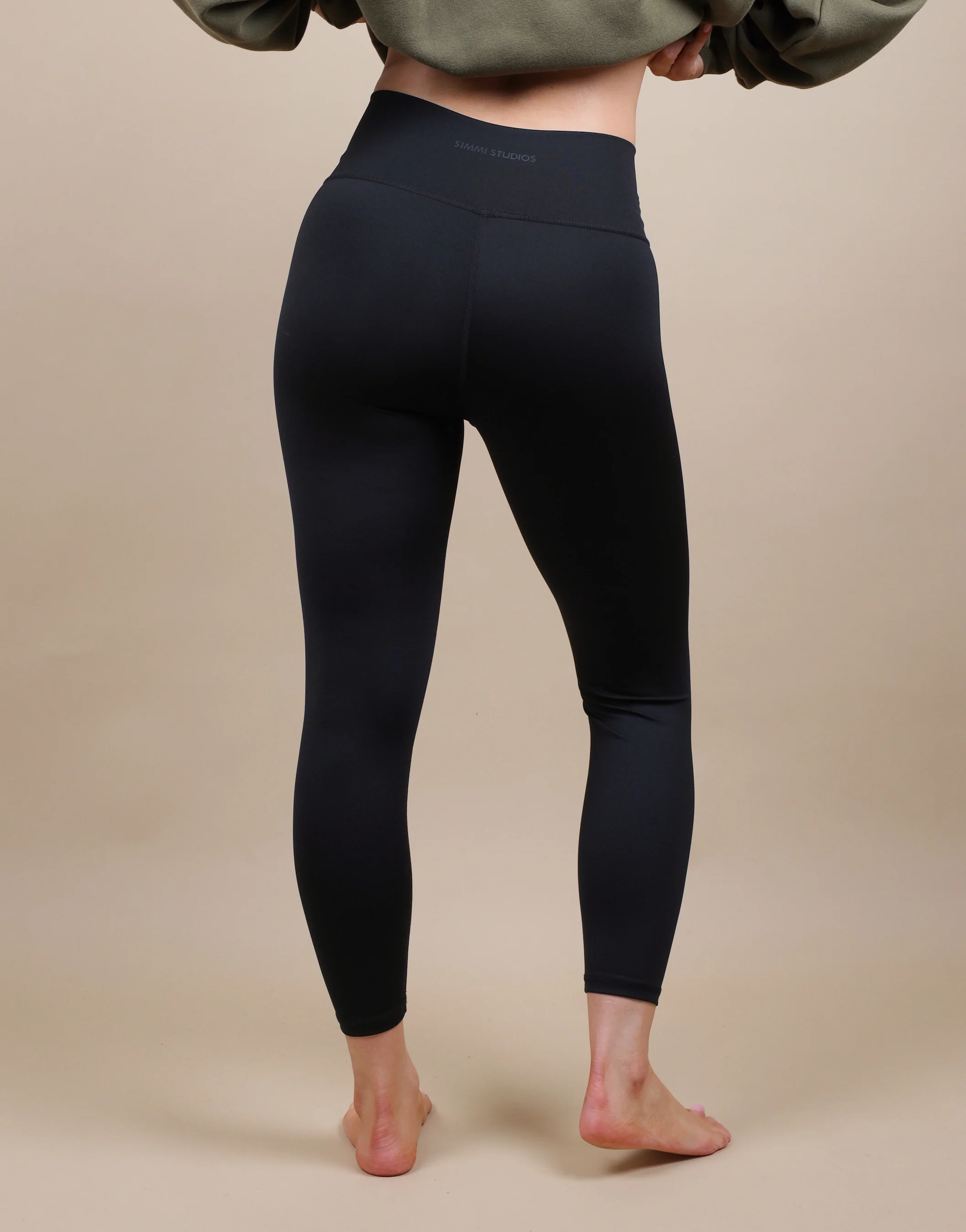 Blake V Front Leggings in Black - Image 4