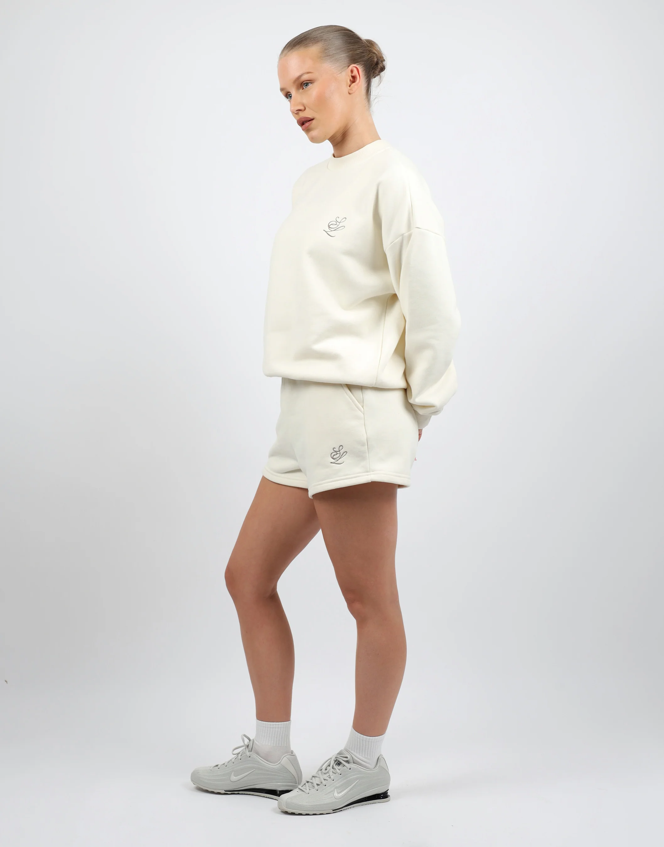Cove Simmi Studios Embroidered Logo Sweatshirt In Cream - Image 3