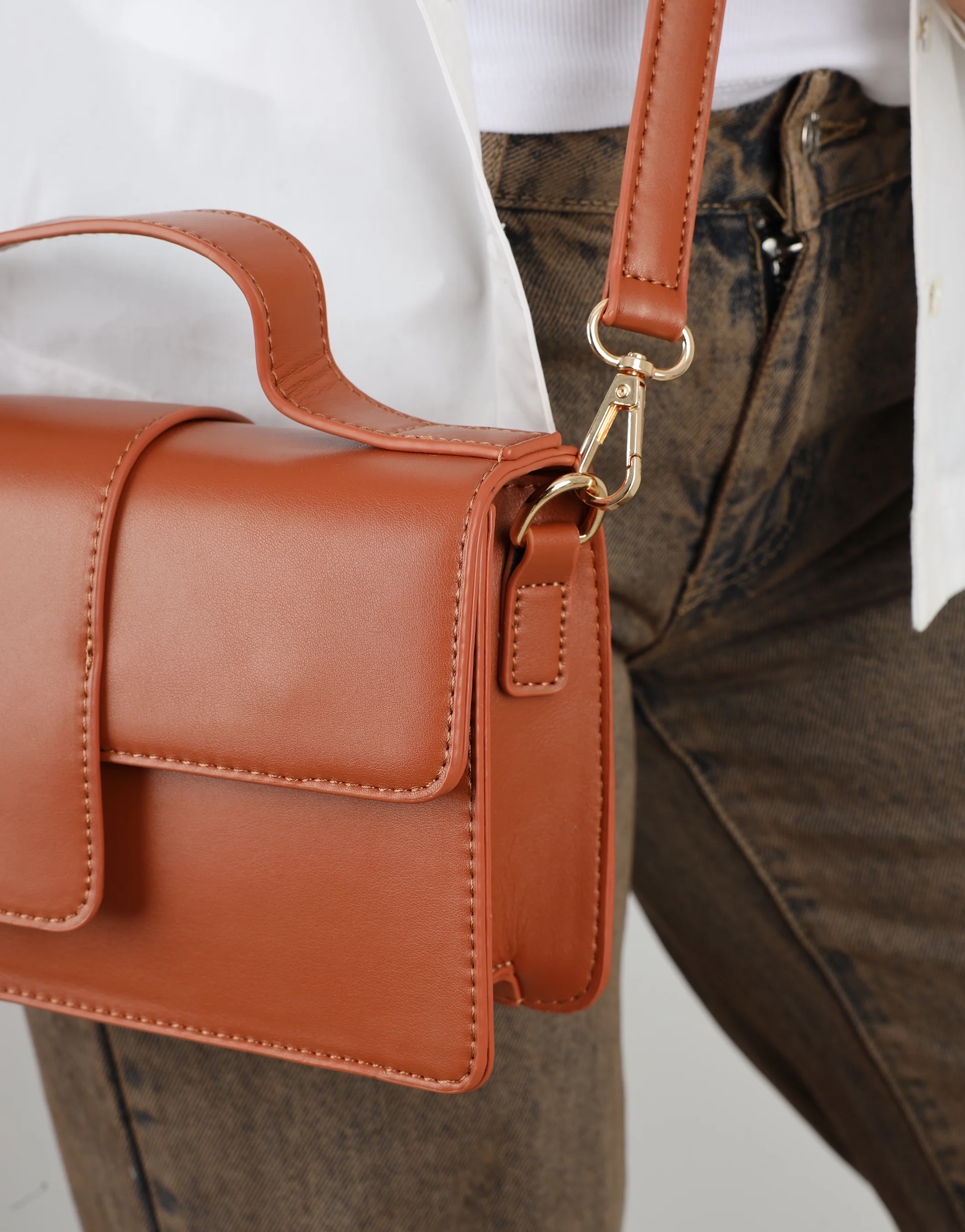 Cynthia Tan Cross Body Bag - Image 3