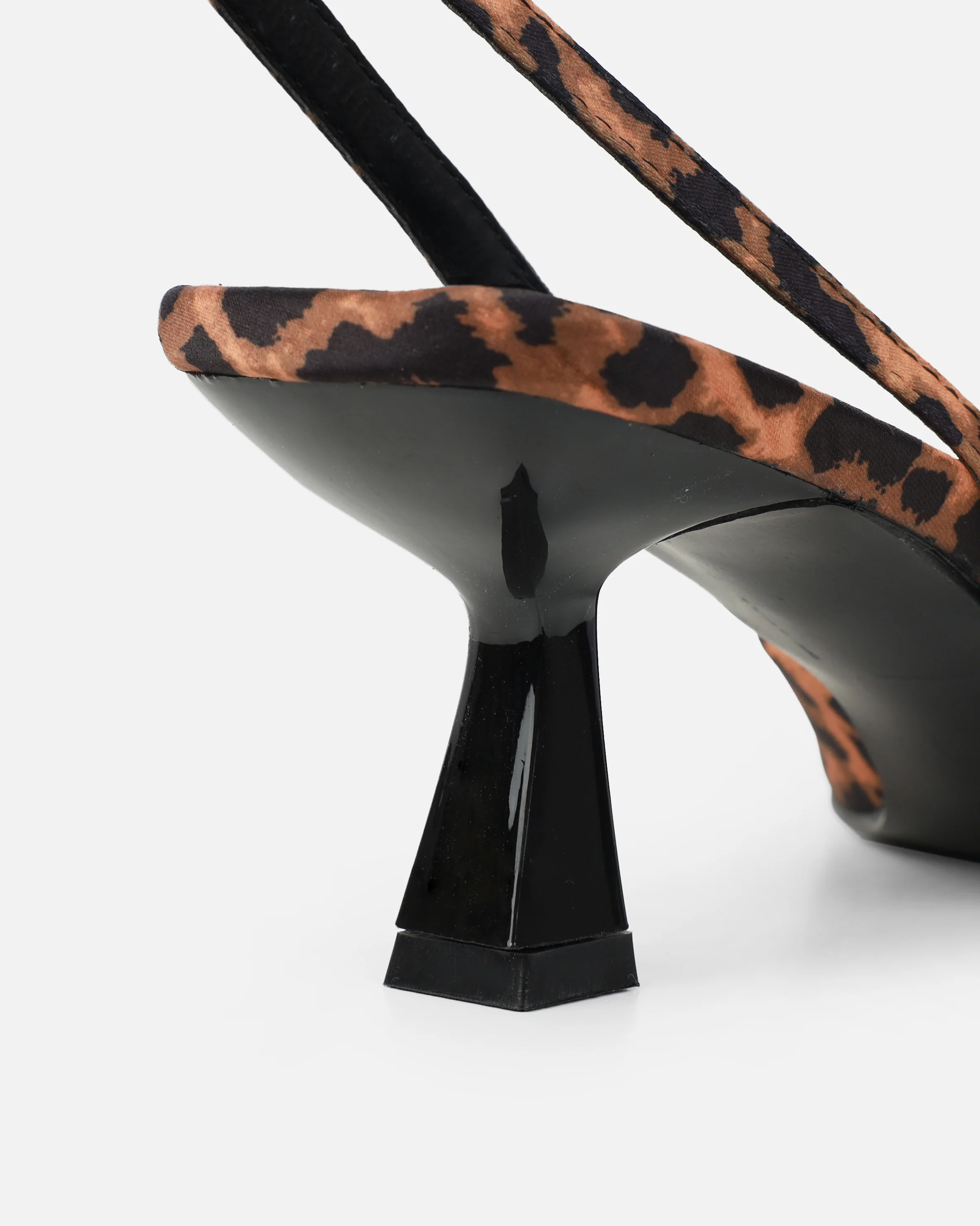 Dalary Faux Leopard Print Diamante Low Court Heeled Shoes - Image 3