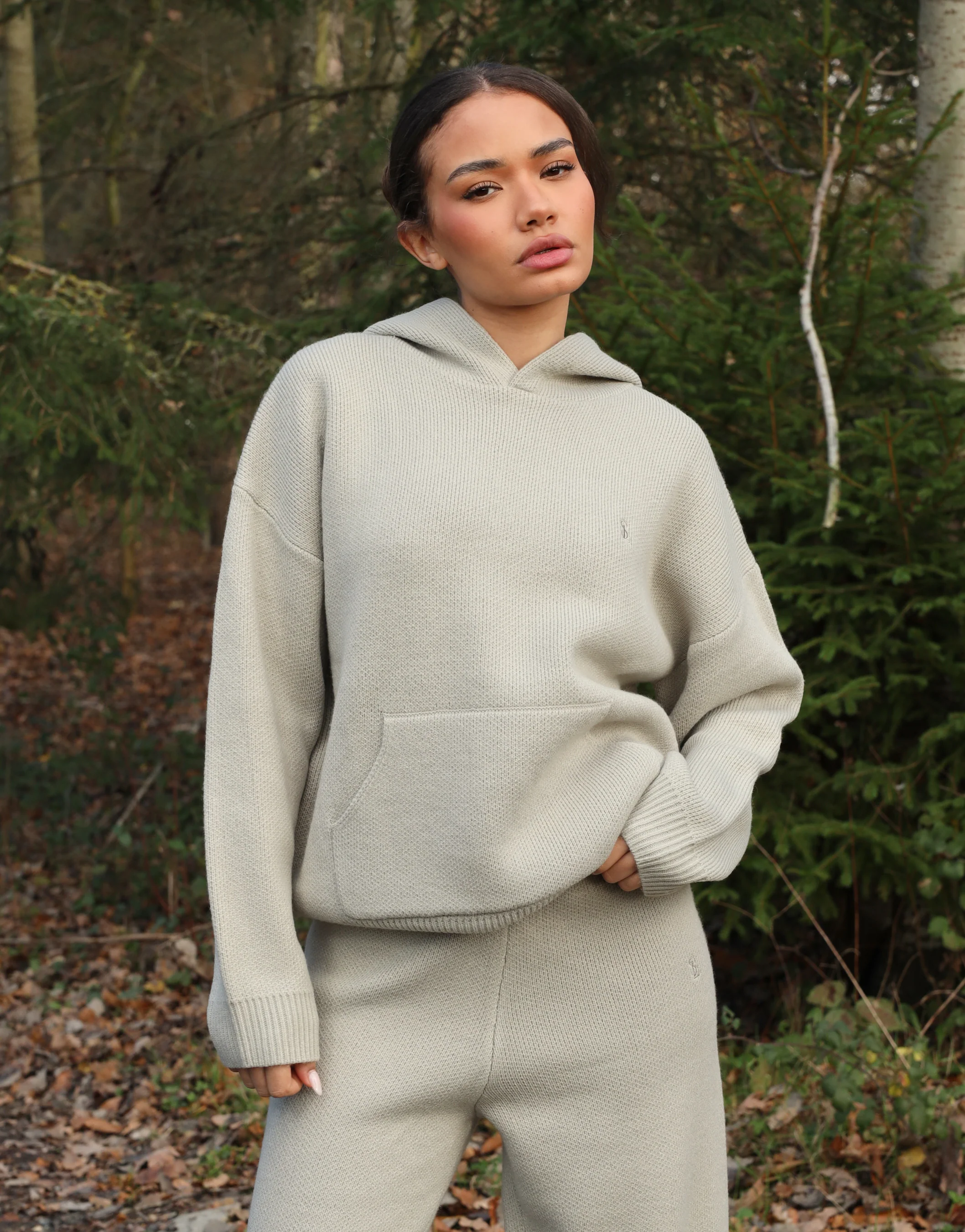 Elsie Simmi Studios Heavy Knit Hoodie In Light Grey