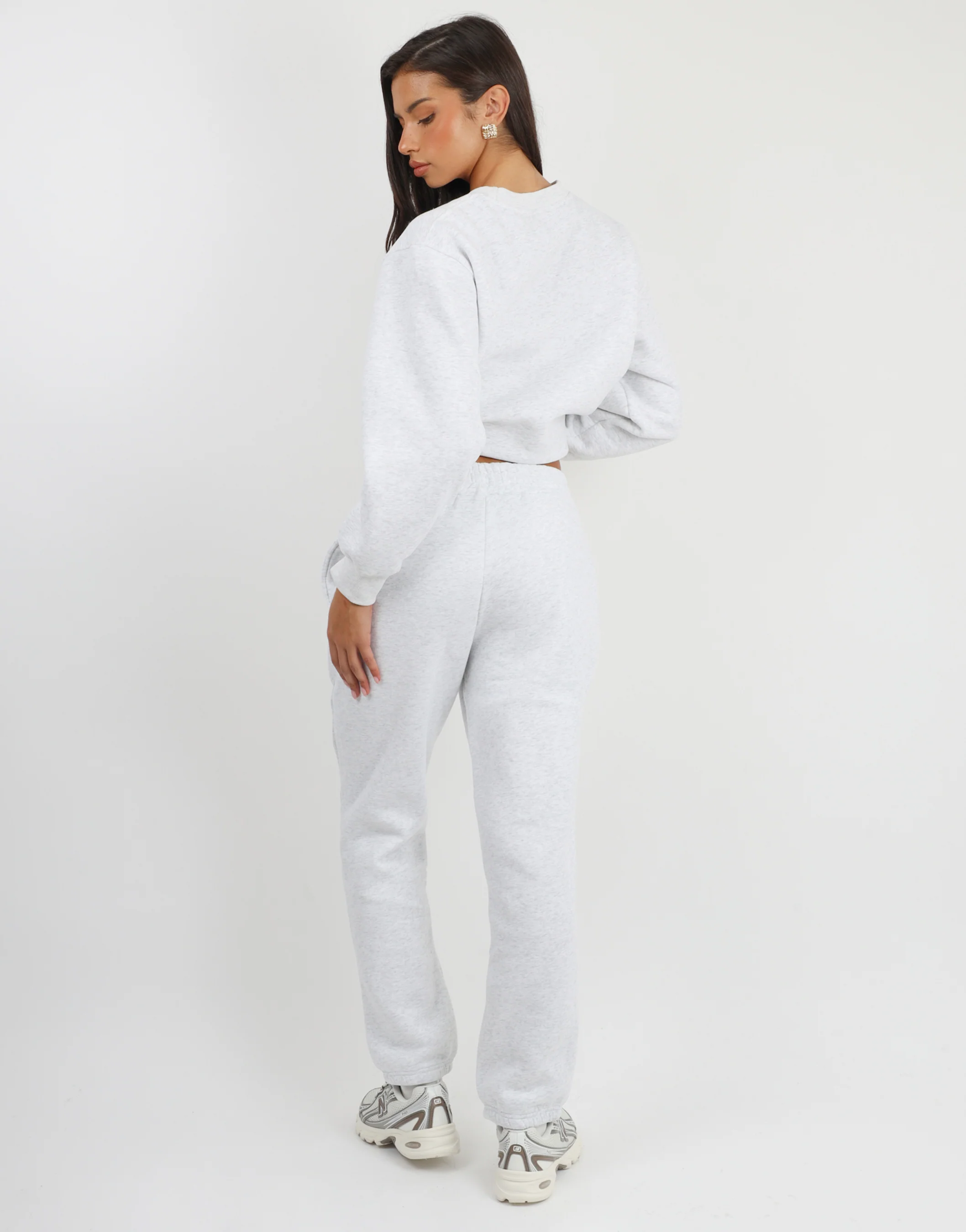 Elwood Simmi Studios Essentials Cuffed Jogger in Pebble Grey - Image 3
