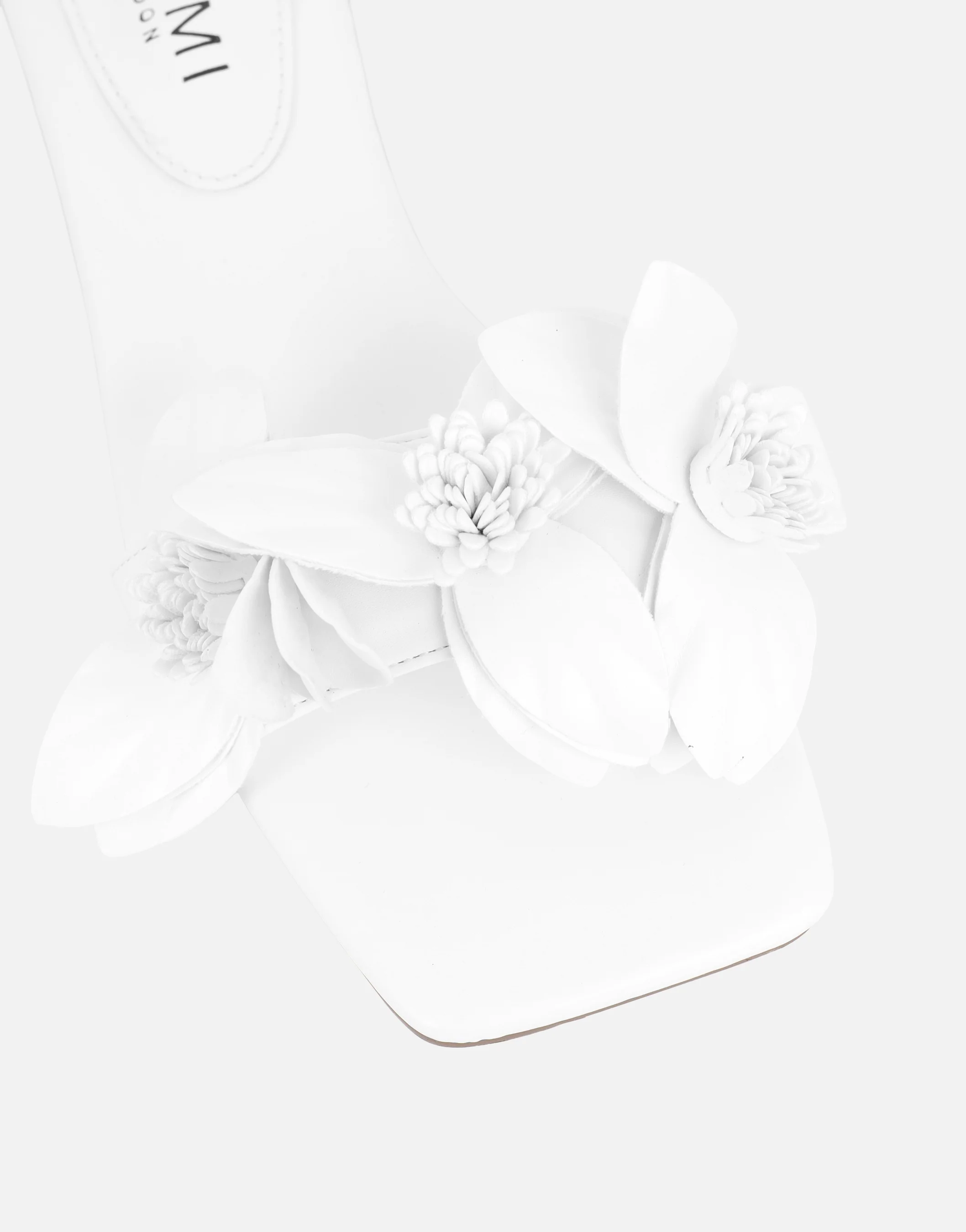 Gilly White Flower Detail Flat Sandals - Image 4