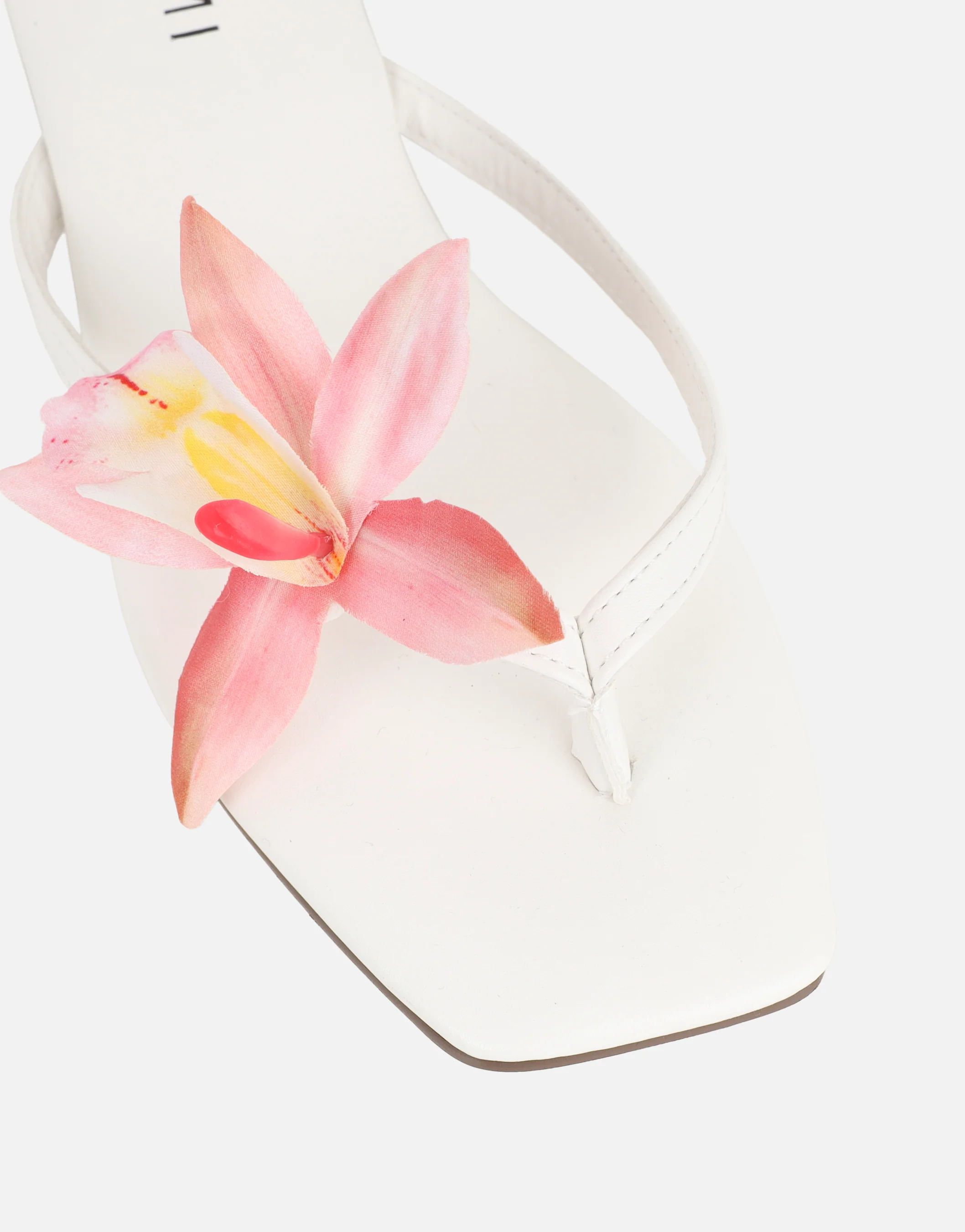 Hannah White Flower Detail Flat Sandals - Image 4