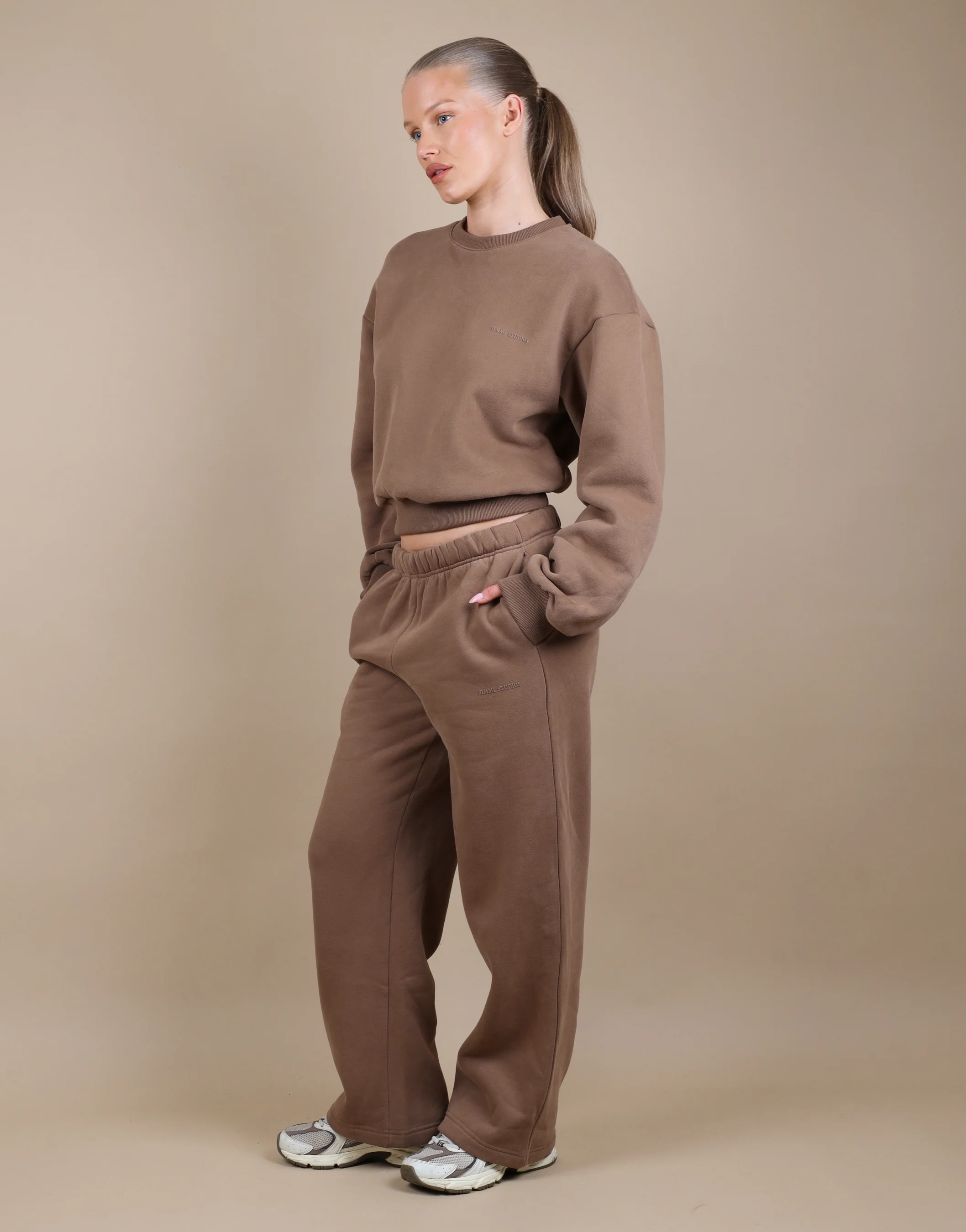 Kendall Cropped Sweatshirt in Mocha - Image 3