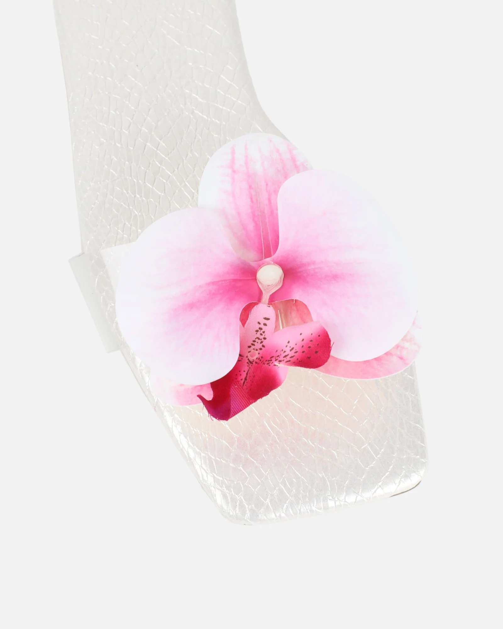 Pina White Snake Flower Slip on Flats - Image 4