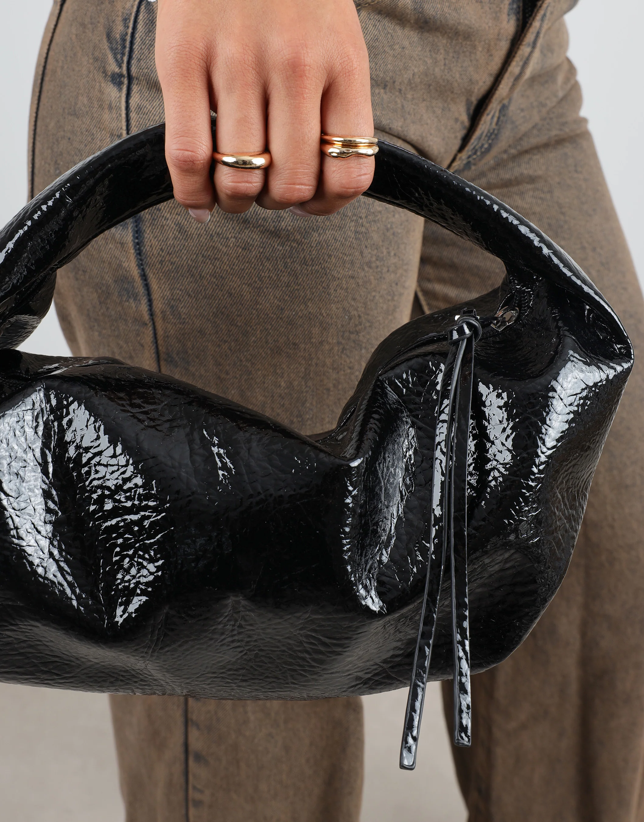 Portia Black Soft Sculpt Handbag - Image 3