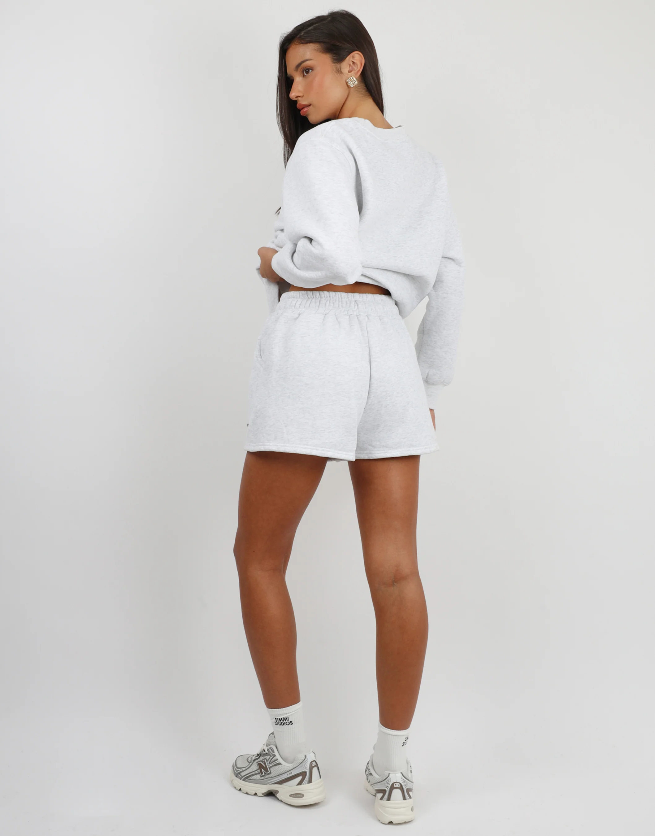 Winslow Simmi Studios Essentials Shorts in Pebble Grey - Image 3